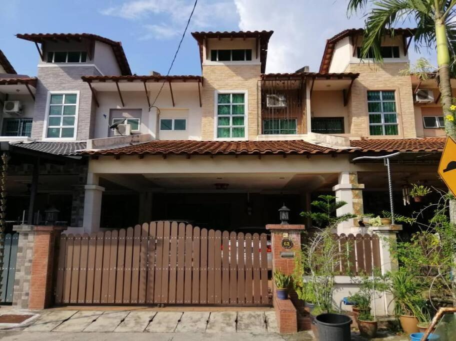 Ipoh Vacation Home Экстерьер фото